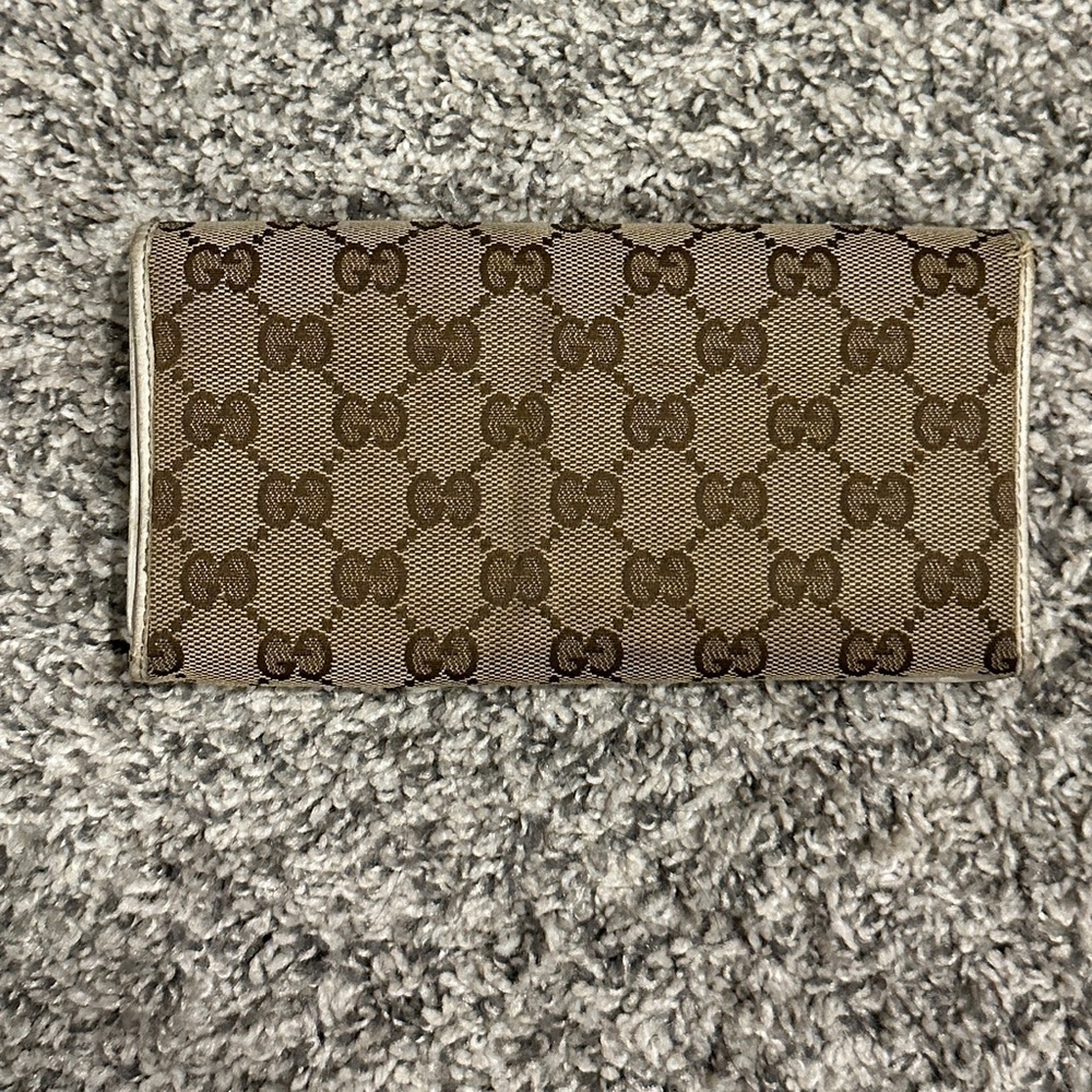Gucci Tan and Cream Monogram Continental Wallet - Picture 6 of 6